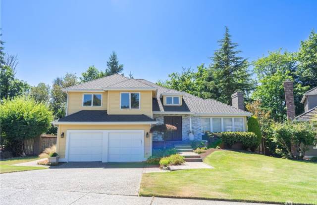 4Bd/2.5Ba Bellevue Home