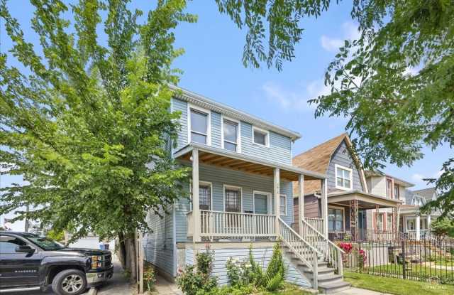 Photo of 3616 N Kedzie Avenue