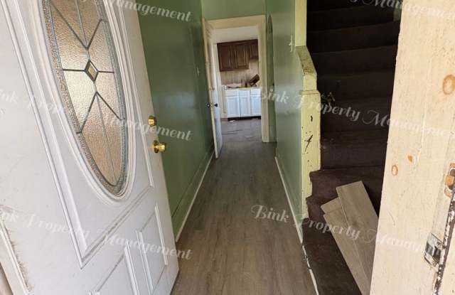 2908 Fullerton Detroit, MI