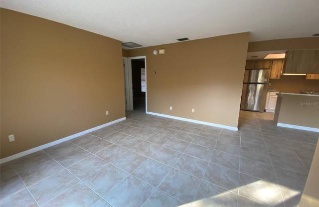 3140 BLOOMINGDALE VILLAS COURT