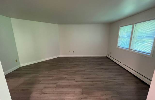 2BD/1BA Second Floor Unit