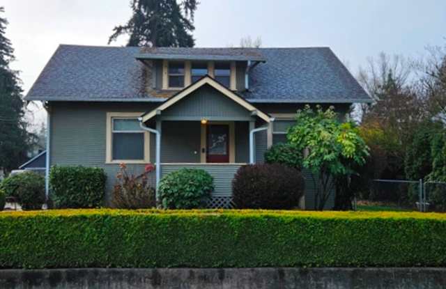 Photo of 4Bd/1Ba two story home - For viewing