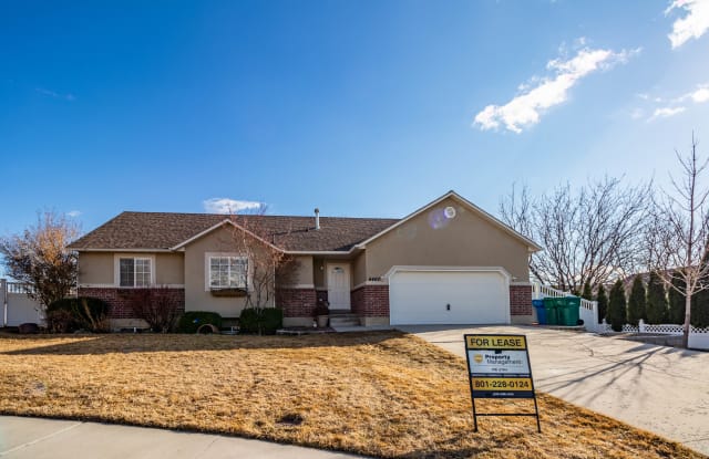 4467 W Autumn Cir - 4467 West 9940 North, Cedar Hills, UT 84062