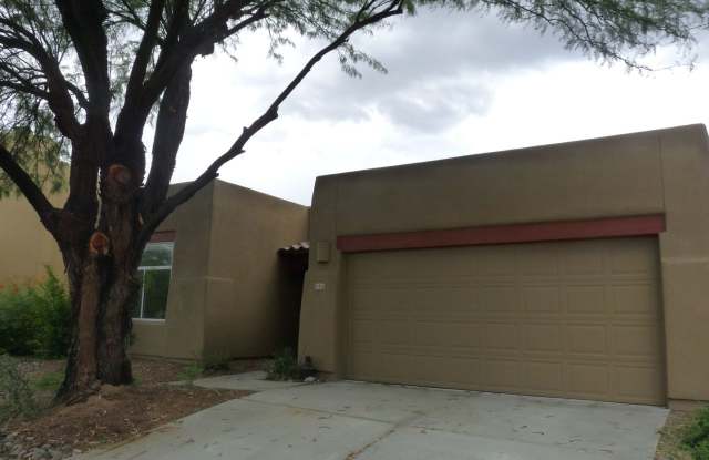 3 Bedroom 2 bathroom in Oro Valley - 11974 North Labyrinth Drive, Oro Valley, AZ 85737