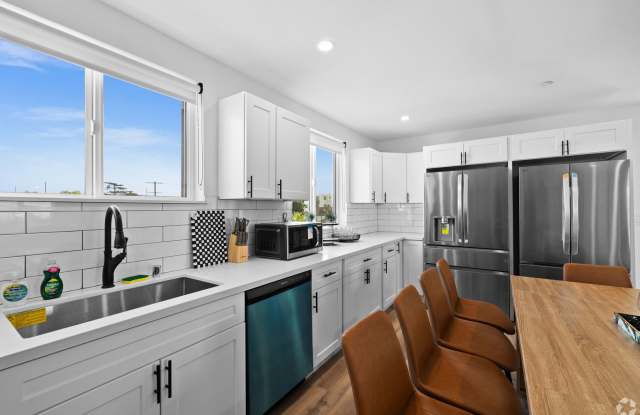 Photo of MH 1171 W 37th Pl