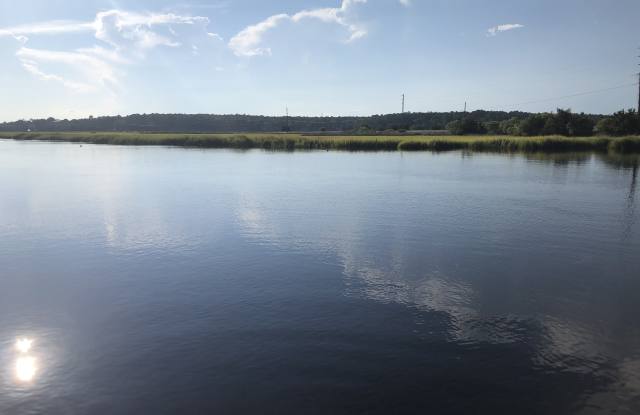 106 North River Oaks Court