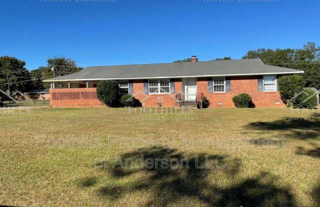 104 Brewton Ct