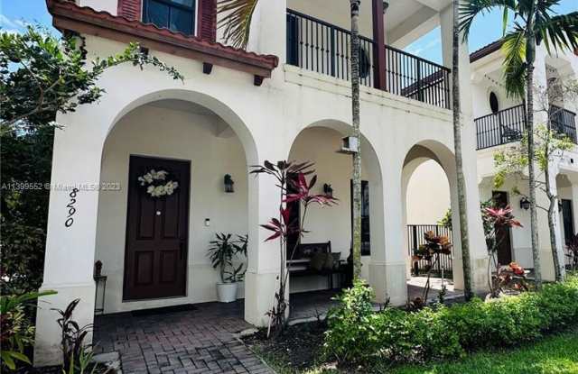 8290 NW 39th Ct