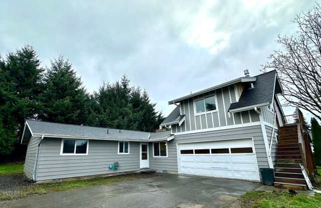 5846 Azalea Ln, Ferndale