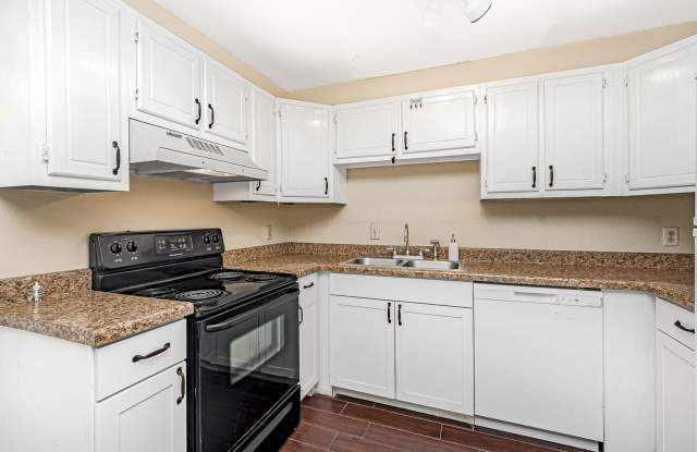 2 Story townhome Located off S Flannery