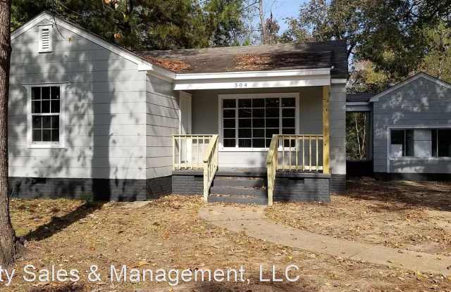 504 Colonial Circle - 504 Colonial Circle, Jackson, MS 39211