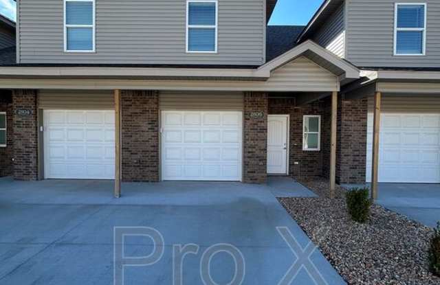 2806 W Mockingbird Ln