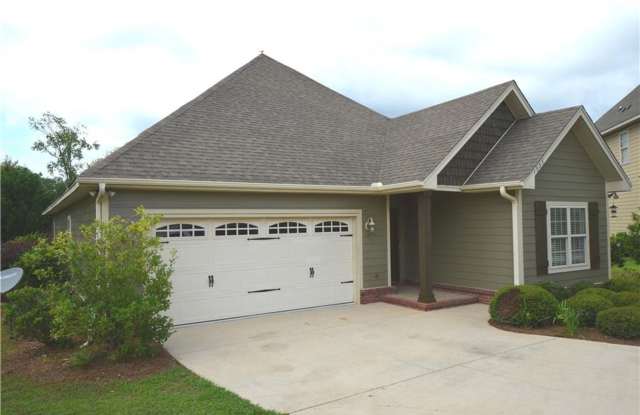 One Story well maintained home in Gardens at Gatewood