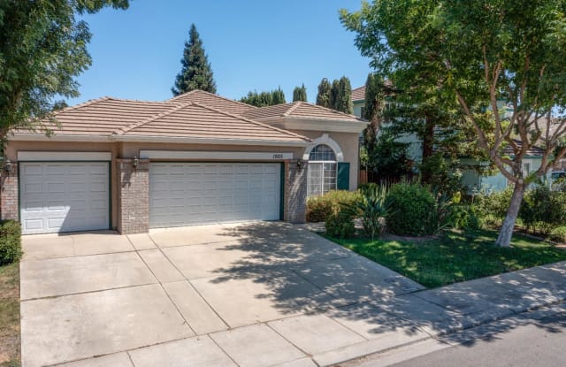 1925 Fall Brook Ct - 1925 Fall Brook Court, Merced, CA 95340