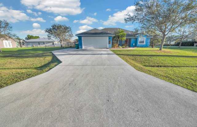 5464 NW Milner Drive