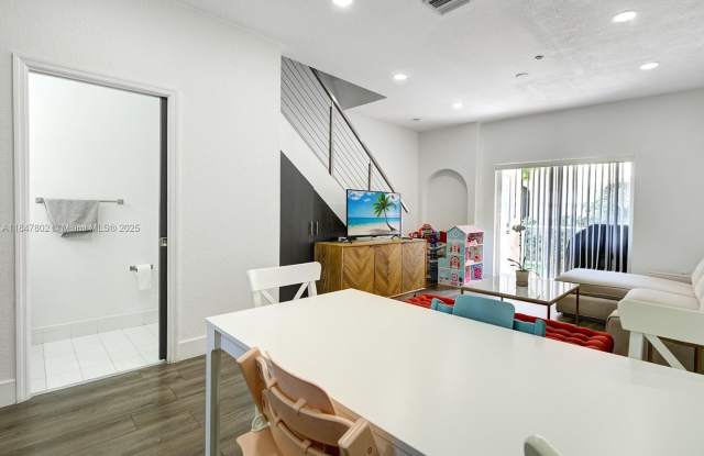 Photo of 5630 NW 114th Path