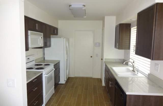 9930 W OAK RIDGE Drive