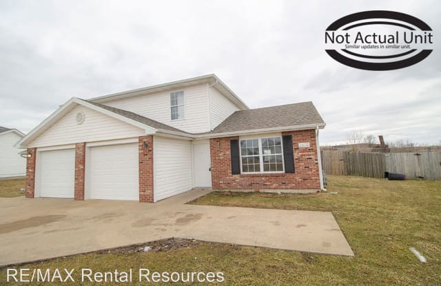 1640 High Quest Cir - 1640 High Quest Circle, Columbia, MO 65202