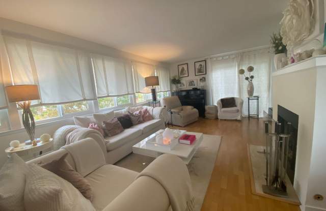 Beautiful Furnished/Unfurnished Luxurious 3 Bedroom Home with Jacuzzi! - 4200 Glen Avenue, Oakland, CA 94611