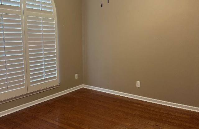 924 Silver Creek Circle