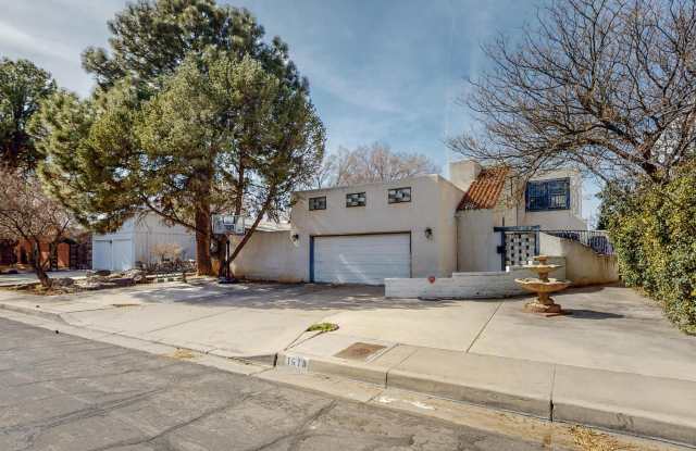 1613 Morningside Drive NE