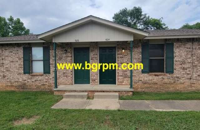 604 South Oak Street - 604 South Oak Street, Jacksonville, AR 72076