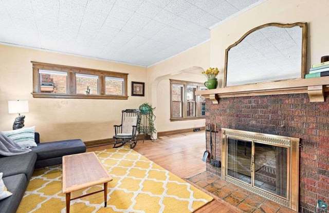 Available October - 3 Bedroom House with a Huge Garage!