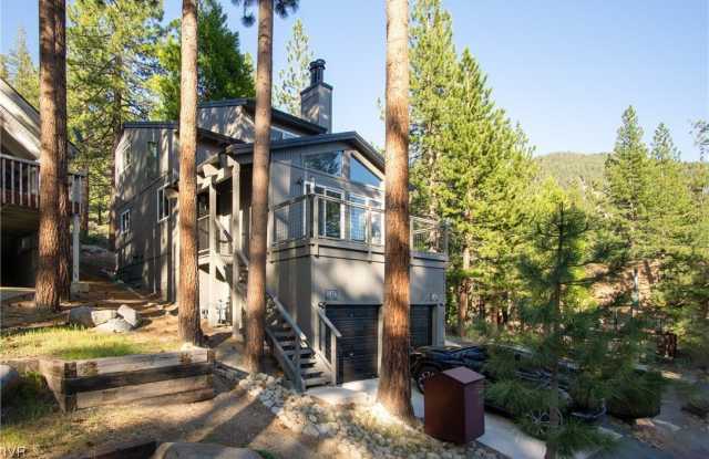 1074 War Bonnet Way unit: 1