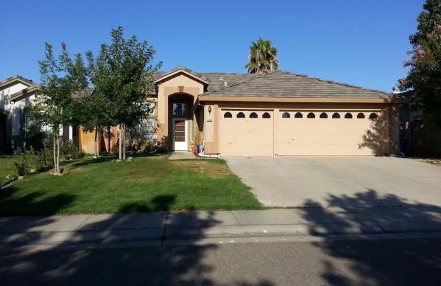 Charming home in established neighborhood 3-4Bedrooms, 2Baths. - 6690 Chesterbrook Drive, Sacramento, CA 95758