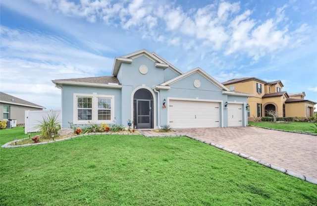 Beautiful house! 4/2 SINGLE FAMILY HOME