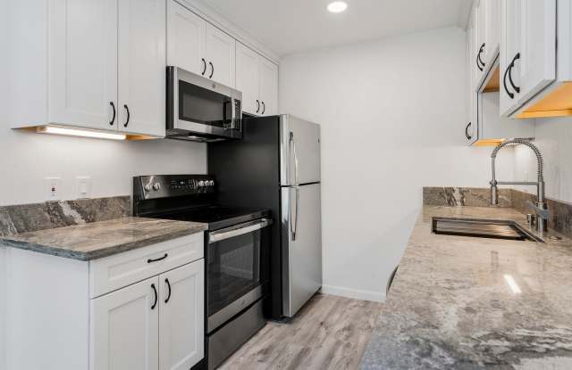 Incline Village: Condo - 2 Bedrooms, 1 Bathroom, Remodeled