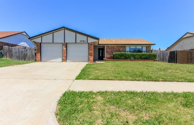 1721 SE 8th Street - 1721 Southeast 8th Street, Moore, OK 73160