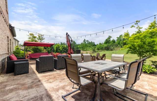 Luxury Living in The Oaks at Cotswold – 5BR Executive Home with Exceptional Amenities