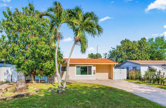 1121 N 66th Terrace