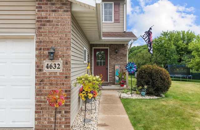 4632-4634 Ridge Court - 4632