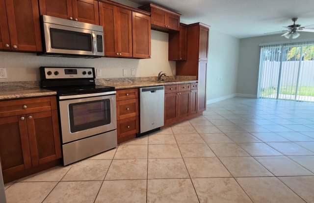 GORGEOUS Fully Renovated 2 Bedroom 2.5 Bath Plus Bonus Loft Apartment - Coral Gables Apartment