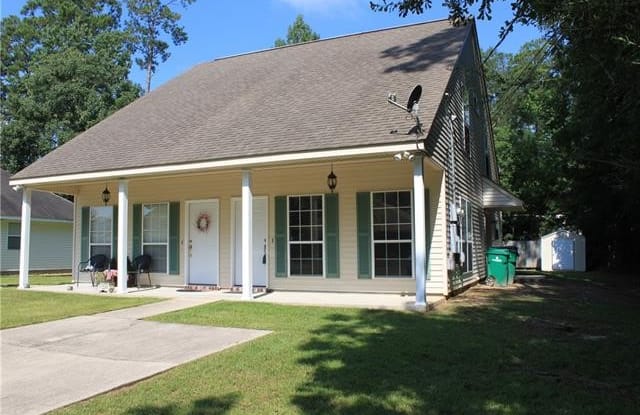 301 CHESTNUT Street - 301 Chestnut Street, Mandeville, LA 70471