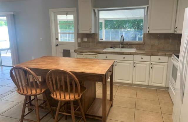 523 Spring Oaks Boulevard