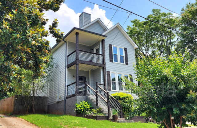 Photo of 952 Violet Street Southeast