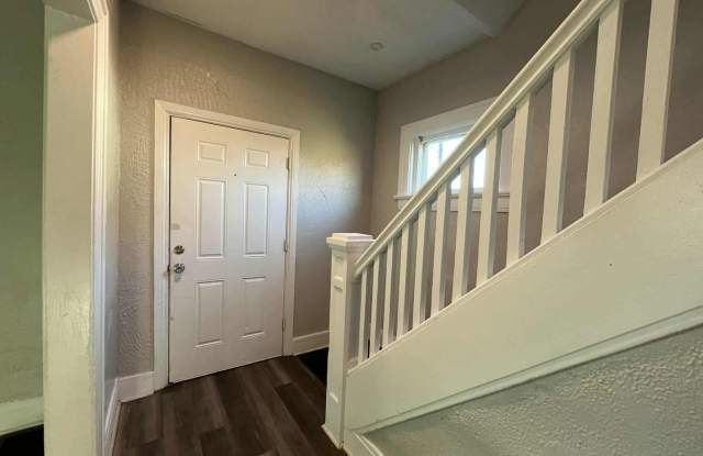 Newly Rehabbed Single Family in Dayton!