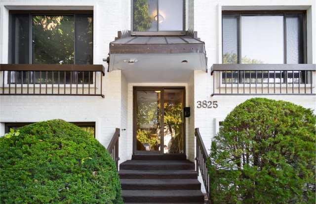 Photo of 3825 Davis Pl NW
