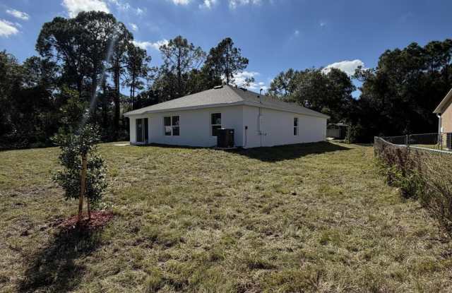 881 Hollahan Road SE