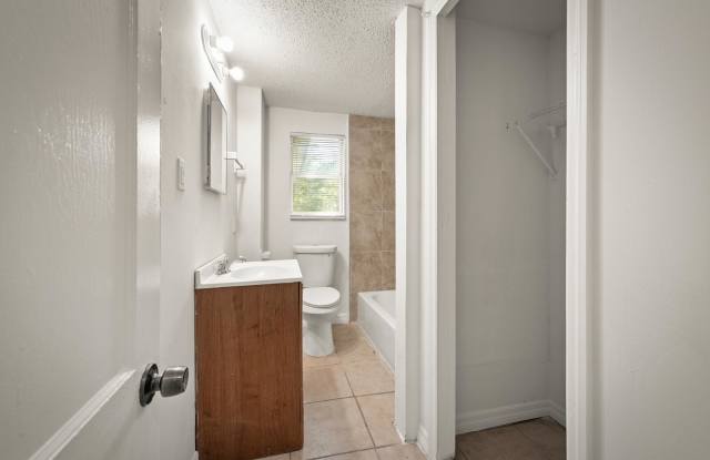 Photo of 304 Bernard Rd