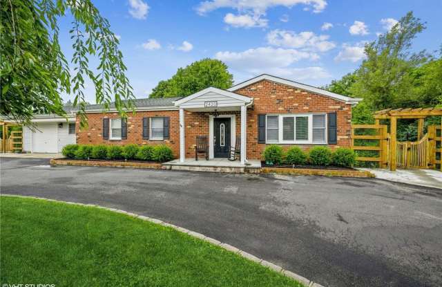 Photo of 2420 Plum Island Lane