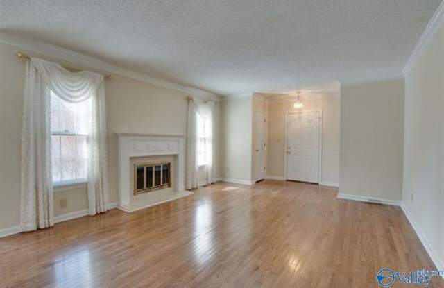 313 Kensington Court