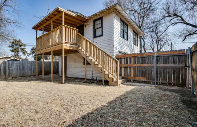 1 Bedroom Garage Unit in Uptown OKC * Jefferson Park