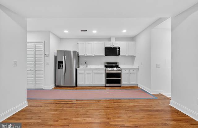 2932 NELSON Place SE unit: 4