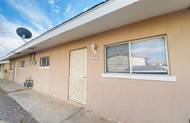 906 Foster Road - 906 Foster Rd, Las Cruces, NM 88001