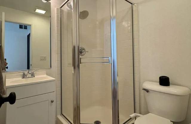 1897 Fargo Ln unit: 5