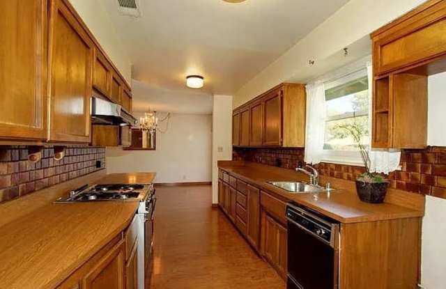 Lovely updated 3 bedroom house